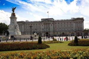 800px-Buckingham_Palace_2007-05